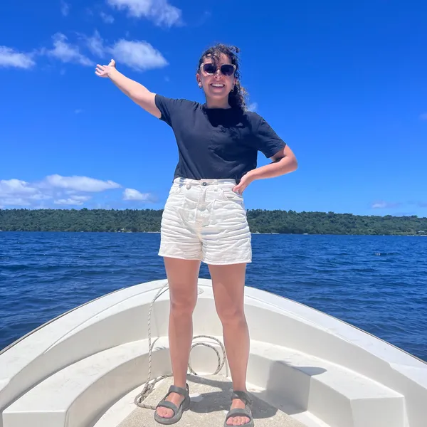 clio_on_bow_of_boat