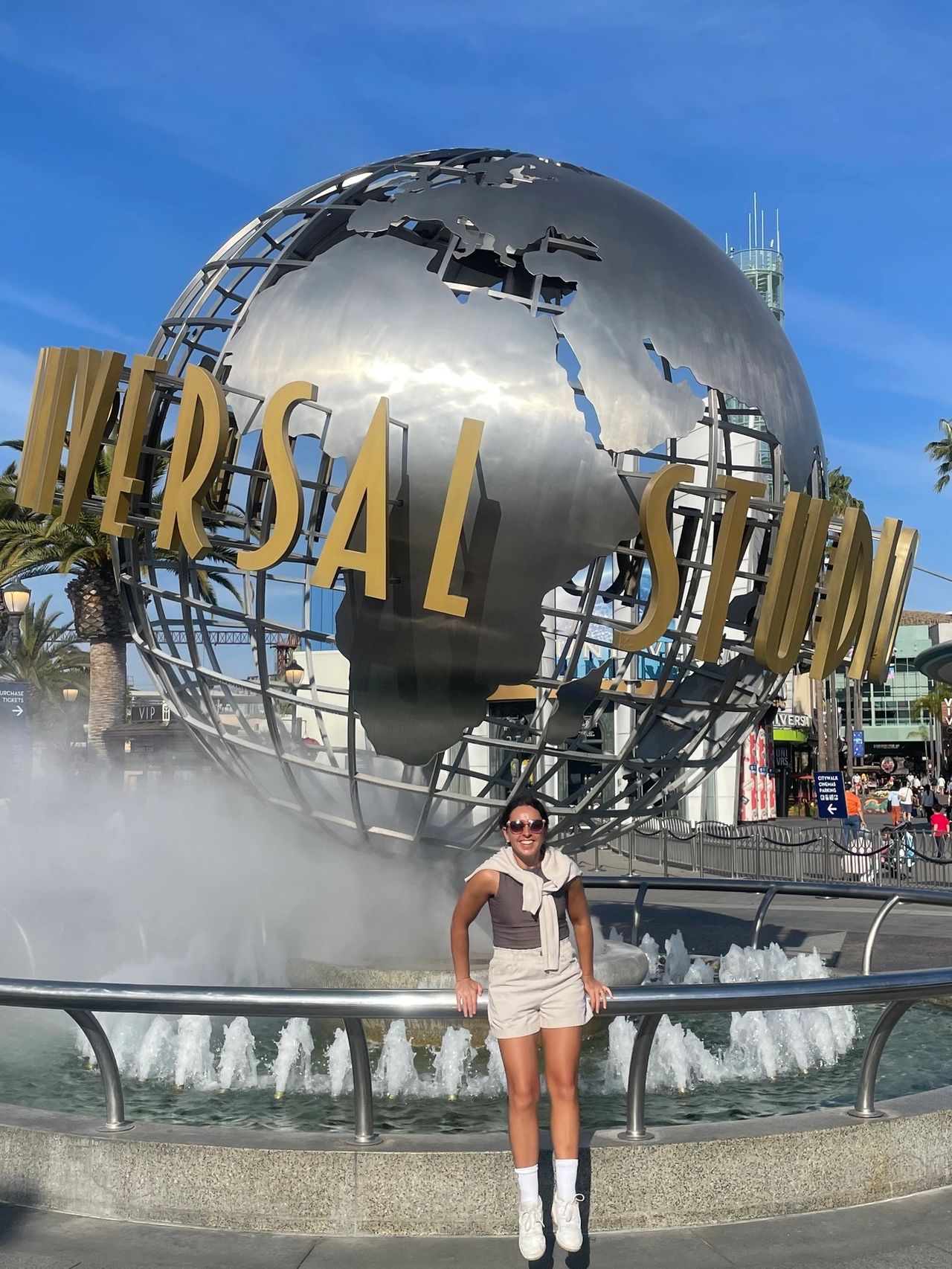 Universal Studios sign